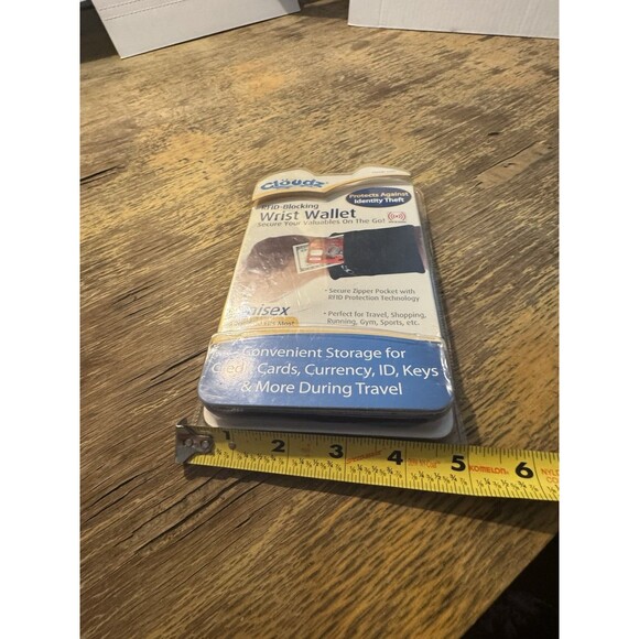 Clöudz RFID-Blocking Travel Wrist Wallet Protects Against Identity Theft  Black - Picture 5 of 6